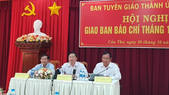 Quang cảnh buổi họp báo