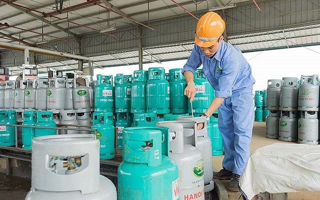 Giá gas giảm 40.000 đồng/bình 12 kg