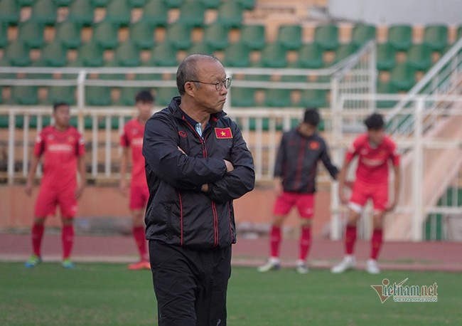 Công Phượng 'đuối' ở V-League, thầy Park sắp đổi bài