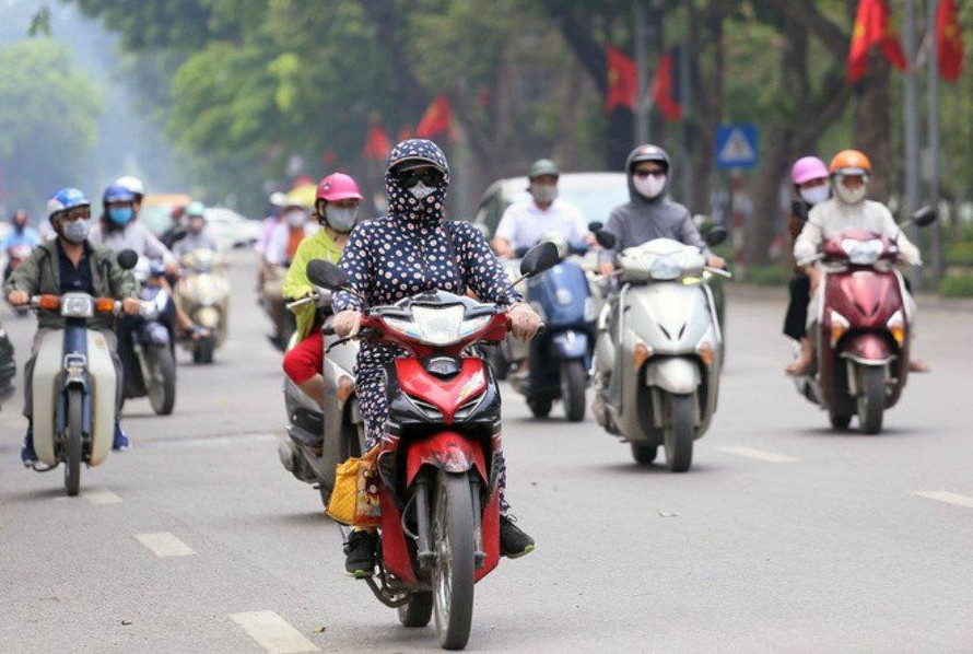 Nhiệt độ tăng, nhiều tỉnh thành có chỉ số tia cực tím ở mức gây hại cao