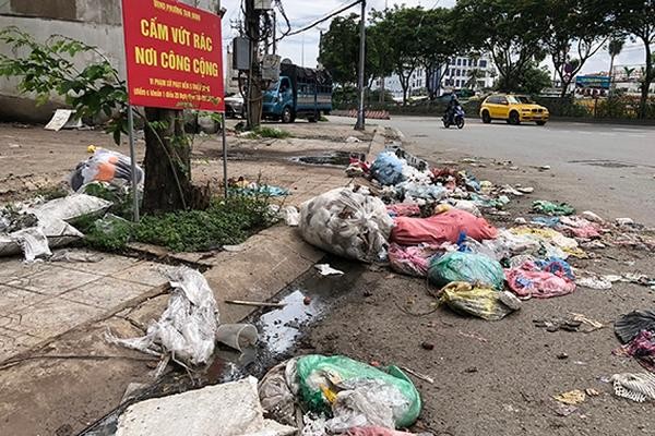 'Phạt nguội' hành vi gây ô nhiễm môi trường nơi công cộng