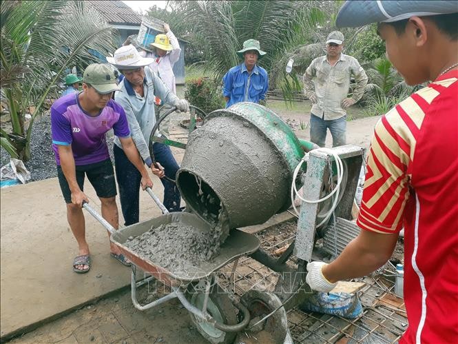 Hàng trăm cây cầu giao thông nông thôn được xây dựng từ lòng thiện nguyện