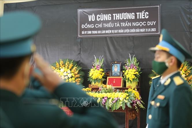 Cấp bằng 'Tổ quốc ghi công' cho Thiếu tá, phi công Trần Ngọc Duy