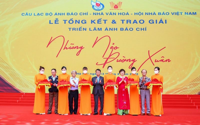 Trao giải và khai mạc Triển lãm ảnh báo chí 'Những nẻo đường Xuân'