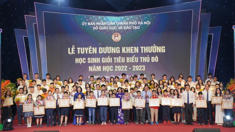 Các em học sinh giỏi Thủ đô tiêu biểu được tuyên dương năm học 2022 - 2023