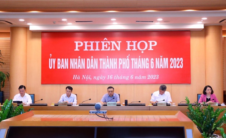 Thành phố Hà Nội xem xét Quyết định phân cấp, ủy quyền các nội dung thuộc thẩm quyền