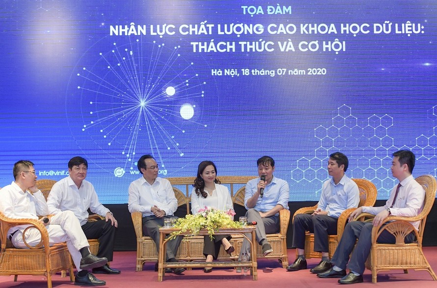 Mục tiêu của VINIF là chung tay thay đổi môi trường, tác phong nghiên cứu tại Việt Nam. Trong ảnh - Một trong các tọa đàm nâng cao chất lượng nguồn nhân lực trong lĩnh vực khoa học dữ liệu do VinIF tổ chức