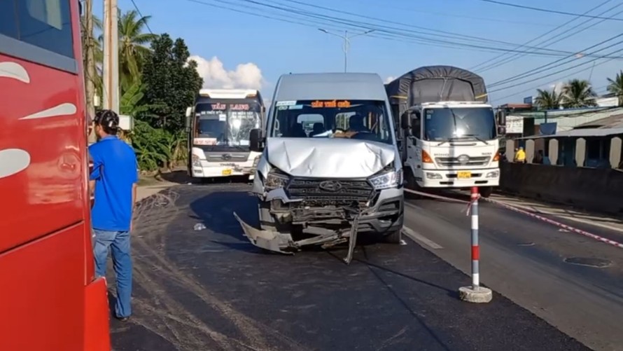 Tai nạn liên hoàn giữa ba ô tô khách trên Quốc lộ 1