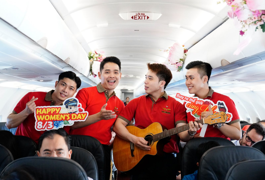 8/3 bay ra thế giới cùng người phụ nữ yêu thương trên những chuyến bay Vietjet