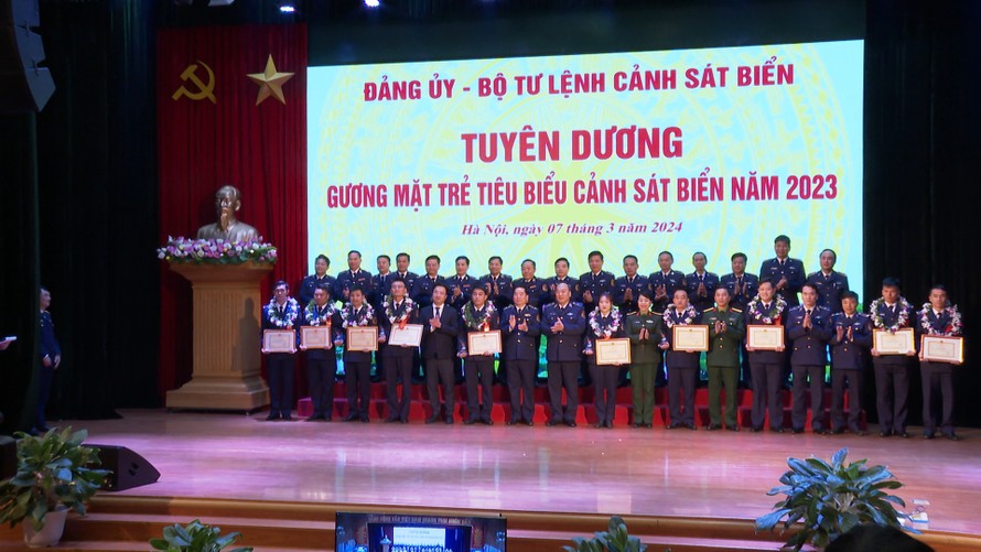 Tuyên dương Gương mặt trẻ tiêu biểu Cảnh sát biển năm 2023