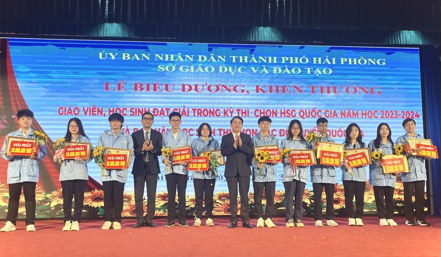 Hải Phòng dành hơn 6,1 tỷ đồng khen thưởng giáo viên, học sinh đạt thành tích xuất sắc