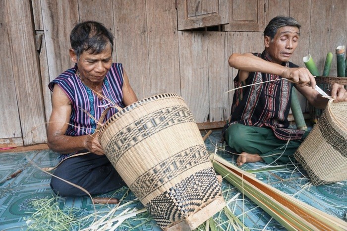 Công bố Nghề đan gùi và Nghề dệt thổ cẩm của người S’tiêng là di sản văn hóa phi vật thể quốc gia