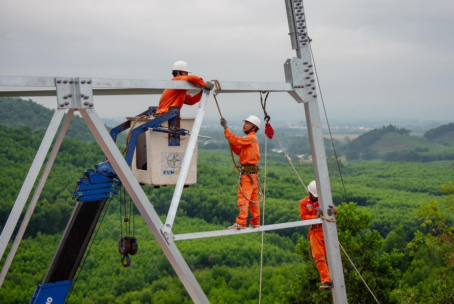 Công tác thi công đường dây 500 kV mach 3 được EVN đẩy nhanh tiến độ