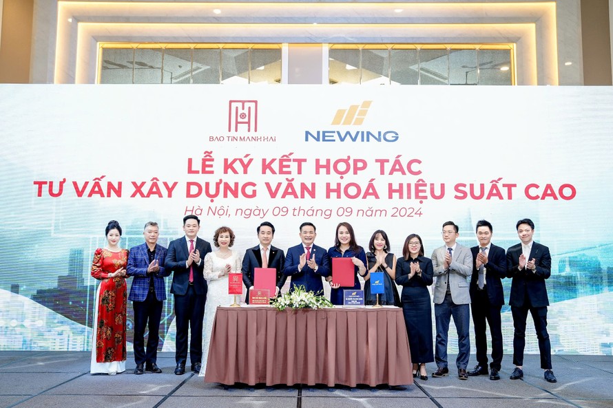 Lễ ký kết hợp đồng tư vấn chiến lược giữa Công ty Cổ phần Bảo Tín Mạnh Hải và EY-Parthenon