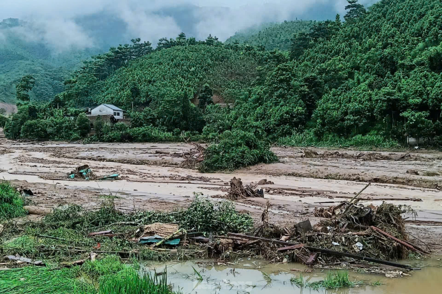 Ngày mai ở Làng Nủ 