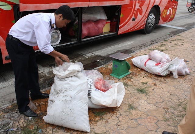 Nội tạng trâu bò không rõ nguồn gốc được phát hiện.