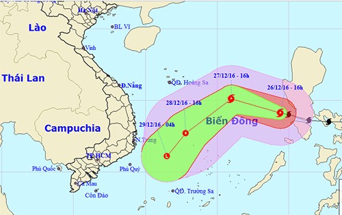  Đường đi của bão số 10 theo dự báo của Trung tâm dự báo khí tượng thủy văn Trung ương lúc 16h. Ảnh: NCHMF.