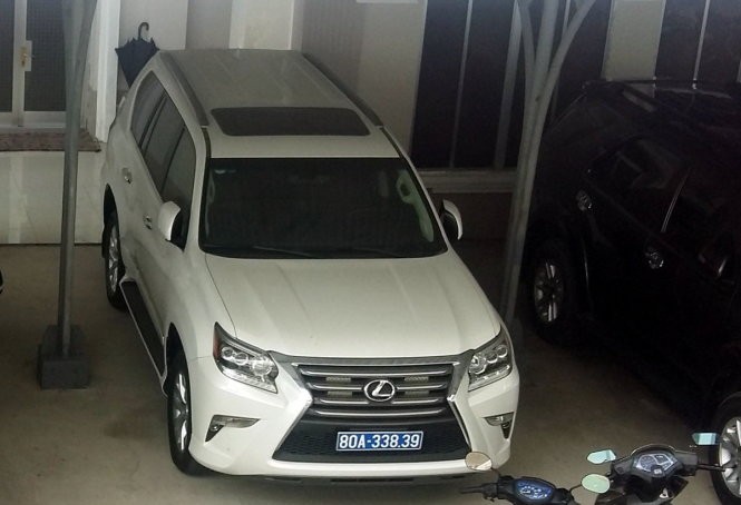 Một trong hai xe Lexus GX460 được công ty Công Lý tặng tỉnh Cà Mau