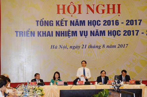 Phó thủ tướng Vũ Đức Đam phát biểu tại Hội nghị tổng kết năm học 2016-2017 và triển khai nhiệm vụ năm học 2017-2018 của Bộ Giáo dục và Đào tạo. Ảnh: Đăng Lương.