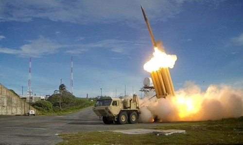 Bộ phận đánh chặn thuộc hệ thống tên lửa THAAD trong một cuộc thử nghiệm. Ảnh: Reuters.