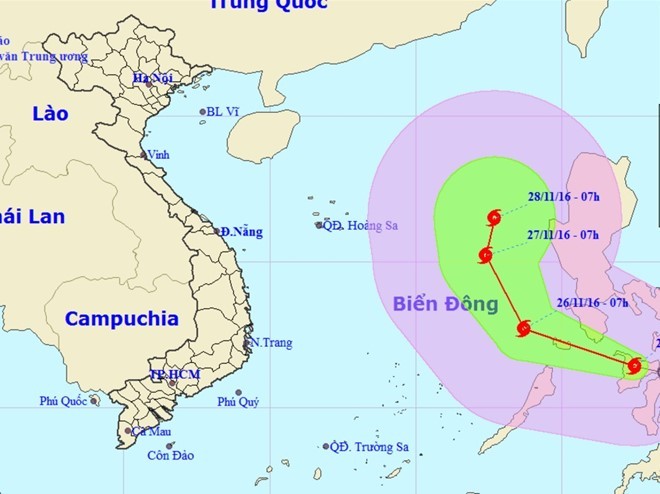 Hình ảnh và vị trí cơn bão gần Biển Đông: Ảnh: NCHMF.