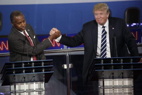 Ông Ben Carson (trái) và tổng thống đắc cử Donald Trump. Ảnh: qpolitical.com.