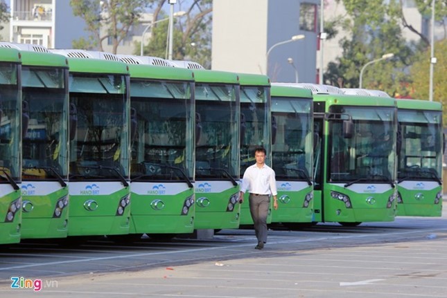 Đến thời điểm này 35 chiếc buýt nhanh vẫn chưa hoàn thành đăng ký, đăng kiểm. 