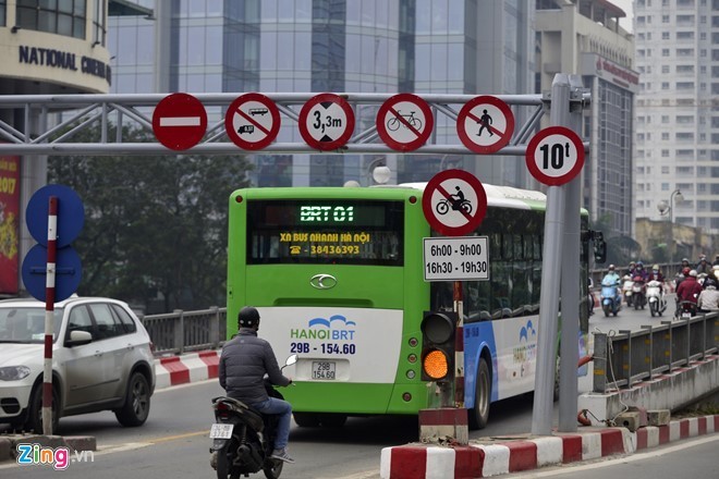 Hà Nội quyết định sau Tết Nguyên đán mới bắt đầu bán vé buýt nhanh.