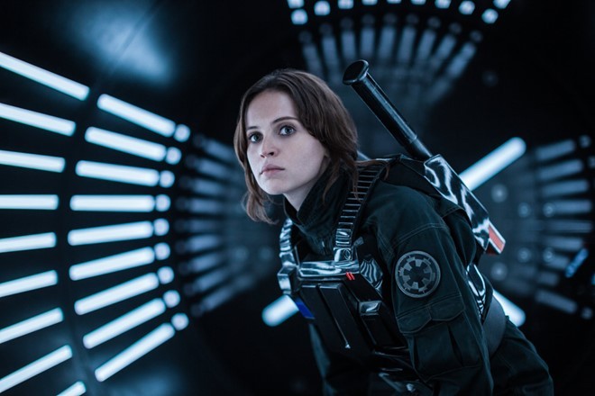 Bom tấn Rogue One lấy Jyn Erso (Felicity Jones) làm nhân vật trung tâm. Song, số lượng gương mặt phái đẹp tham gia trong phim là rất ít ỏi. Ảnh: Disney.