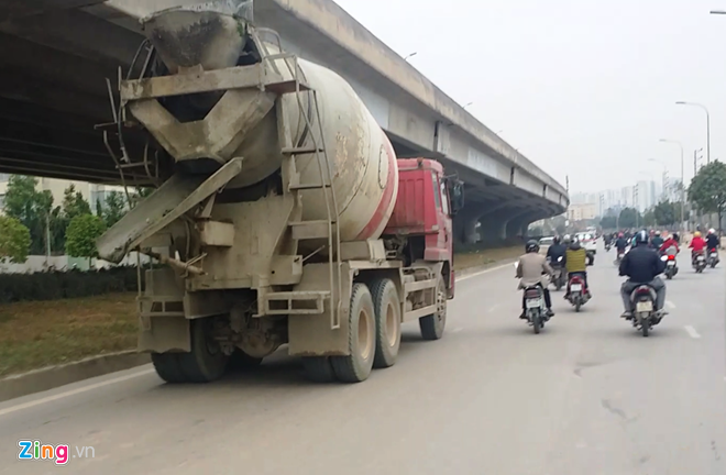 Hơn 100 xe tải bị Sở GTVT Hà Nội tước phù hiệu trong đợt này. 