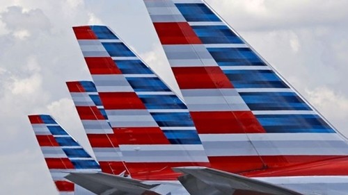 Cơ phó chết khi máy bay American Airlines đang chuẩn bị hạ cánh. Ảnh: AP