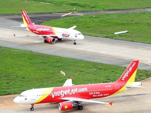 Lốp máy bay bị vết cắt, chuyến bay Vietjet phải lùi tới 8 tiếng