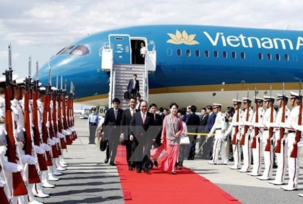 Lễ đón Thủ tướng Nguyễn Xuân Phúc và Phu nhân tại sân bay quốc tế Haneda ở thủ đô Tokyo. Ảnh: Thống Nhất/TTXVN.