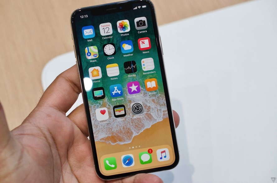 Video trên tay siêu phẩm iPhone X