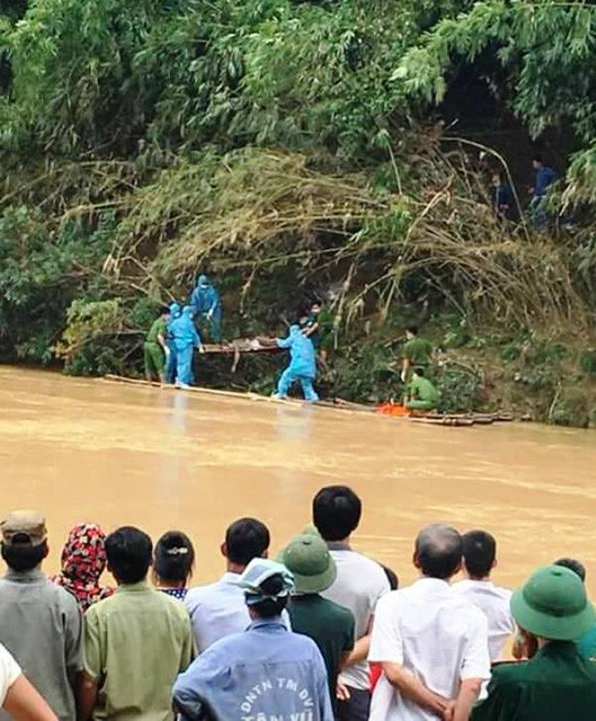 Thanh Hóa: Tìm thấy thi thể nghi là sĩ quan biên phòng bị lũ cuốn