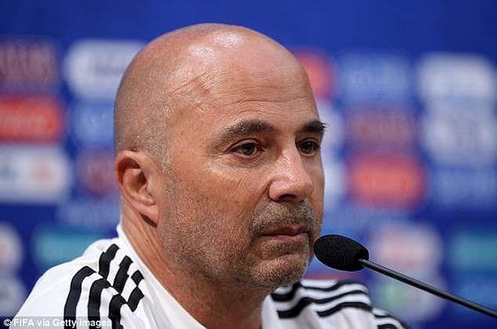 HLV Sampaoli chưa quyết định đội hình trước đại chiến với Pháp 