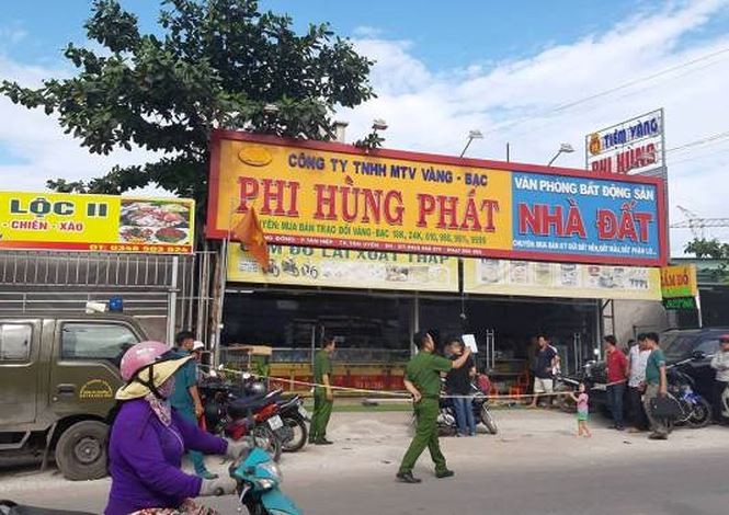 Bình Dương: Túng quẫn sinh làm liều, cô gái cướp tiệm vàng ngay gần nhà