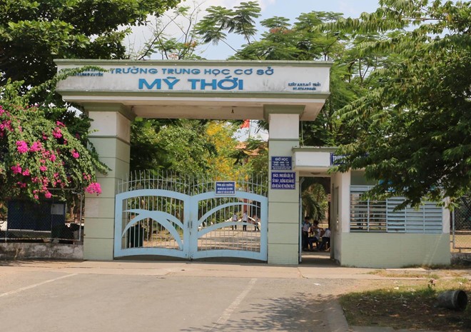 Trường THCS Mỹ Thới - nơi xảy ra sự việc. Ảnh: Zing