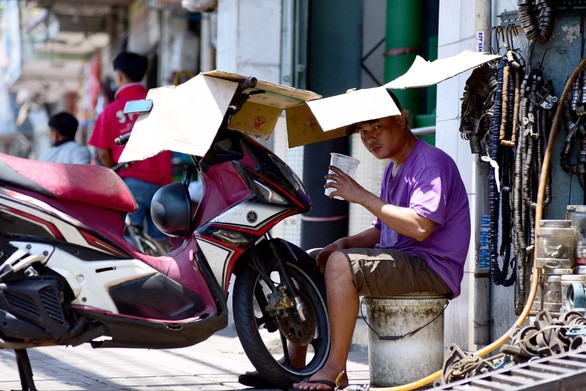 Thời tiết ngày 23/4: Tây Bắc Bộ và Trung Bộ có nắng nóng trên 38 độ