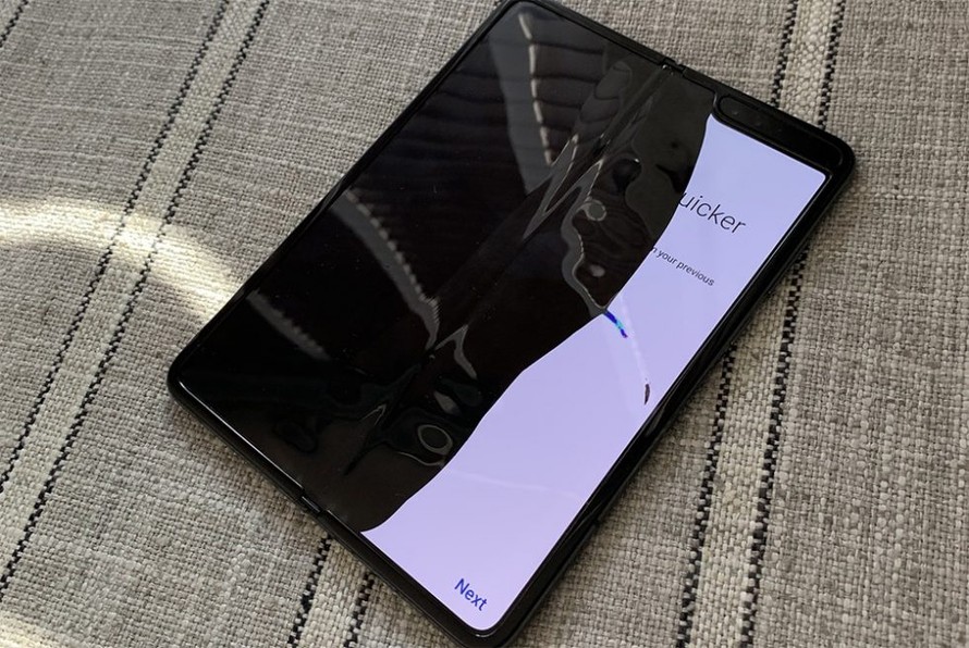 Samsung hoãn ra mắt dòng Galaxy Fold do lỗi màn hình