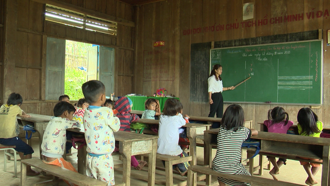 Phó Thủ tướng Vũ Đức Đam: Mỗi nhà giáo vừa cần có tri thức vừa phải có tấm lòng