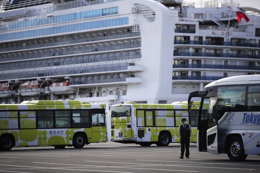 Hành khách trên tàu Diamond Princess kết thúc 14 ngày cách ly