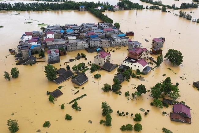 Mưa lũ khiến Trung Quốc áp dụng chính sách thời chiến