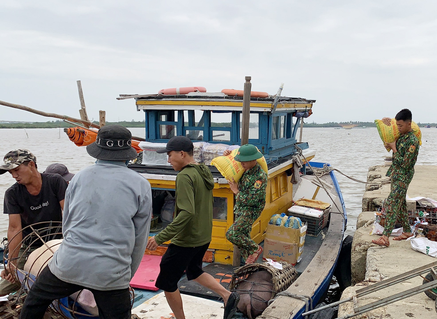 Sơ tán hơn 500.000 người tránh bão số 9