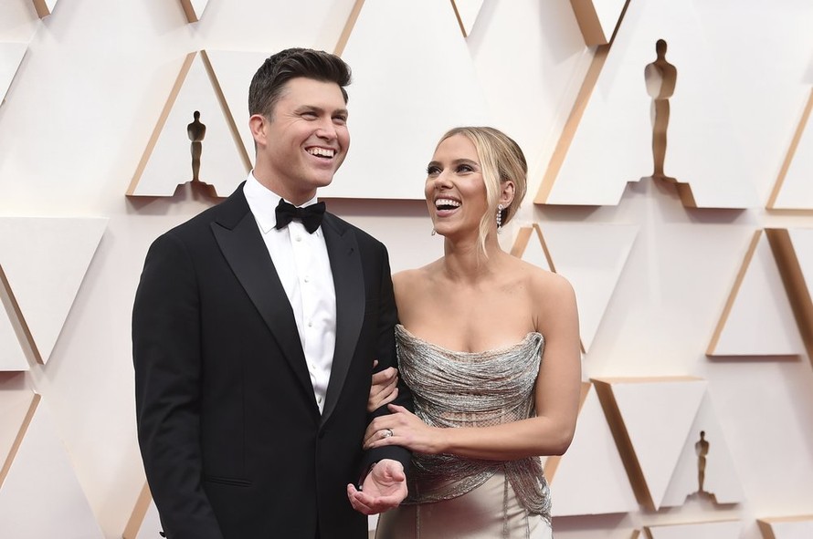 Scarlett Johansson và Colin Jost bí mật kết hôn