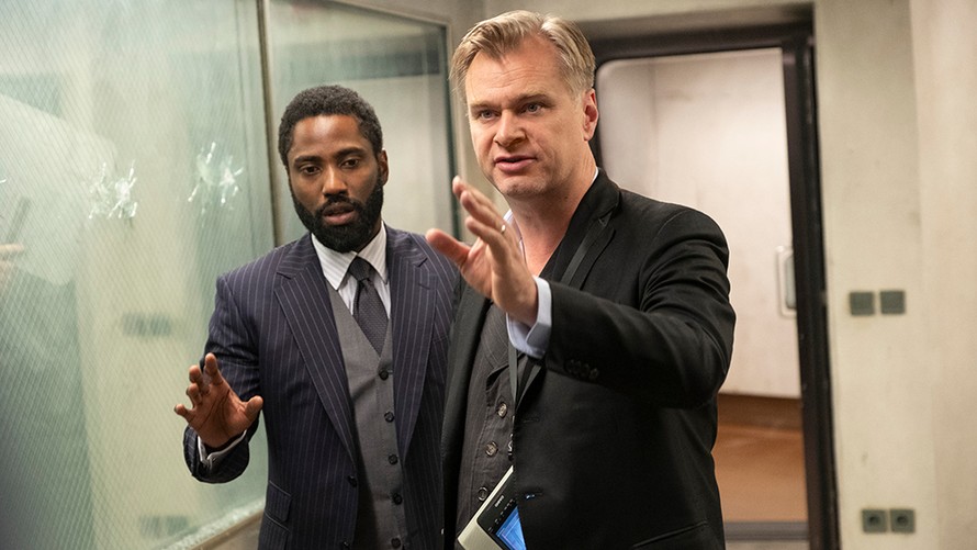 Christopher Nolan lạc quan về doanh thu của 'Tenet'