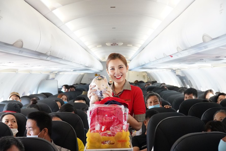 Bay 'chất' cùng Vietjet: Vui lễ hội, trúng xe hơi, chào năm mới