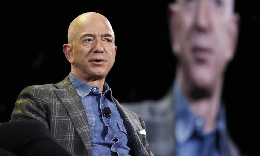 Jeff Bezos rời khỏi vị trí CEO Amazon 