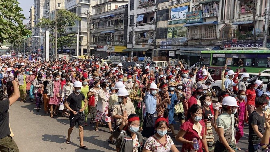 Quân đội Myanmar ngắt mạng Internet 