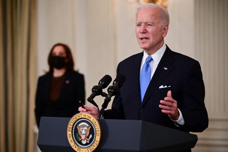 Tổng thống Biden cam kết nguồn cung vaccine